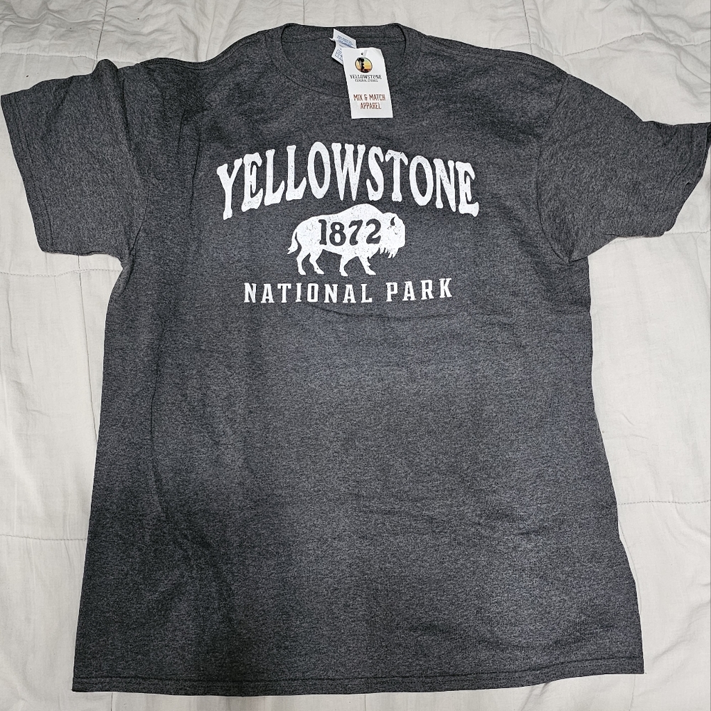 Yellowstone National Park T-Shirt Large